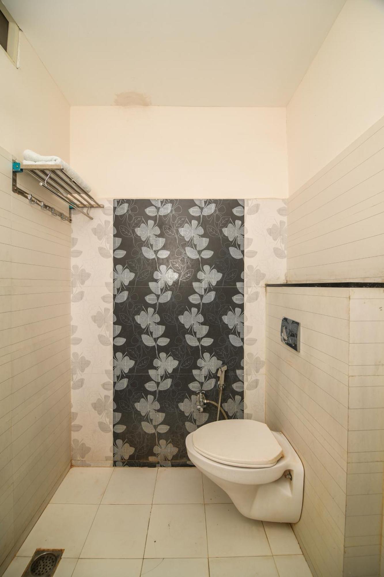 אויאיין Shree Ram Hotel מראה חיצוני תמונה